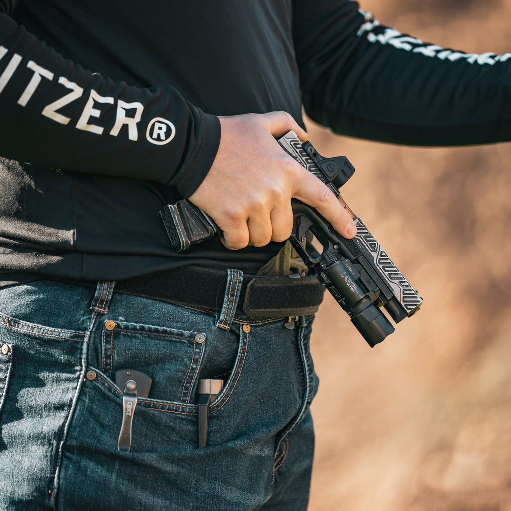 Pros and Cons of Concealed Carrying a Pistol with a Pistol Mounted Light